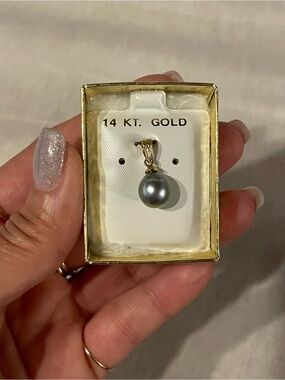 14K Gold Tahitian Black Pearl Pendant